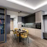 Vincent Luxe - Near Clinic, Arena And Stadium