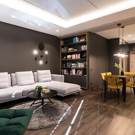 Vincent Luxe - Near Clinic, Arena And Stadium *