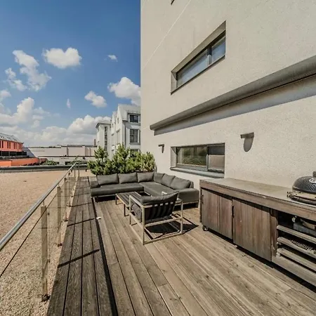 Vincent Luxe - Near Clinic, Arena And Stadium *