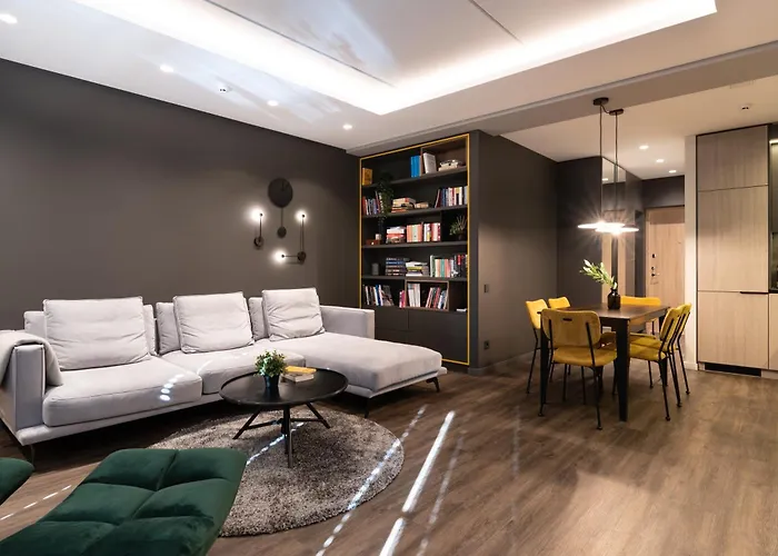 Vincent Luxe - Near Clinic, Arena And Stadium *