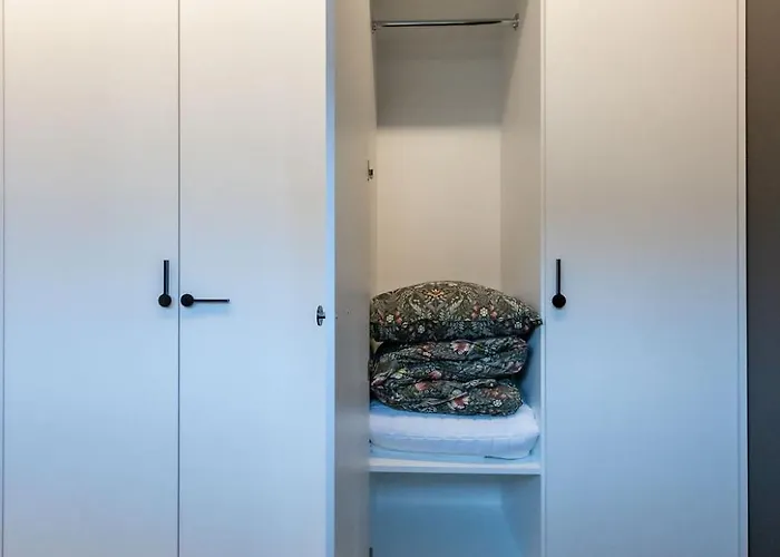 Vincent Luxe - Near Clinic, Arena And Stadium *